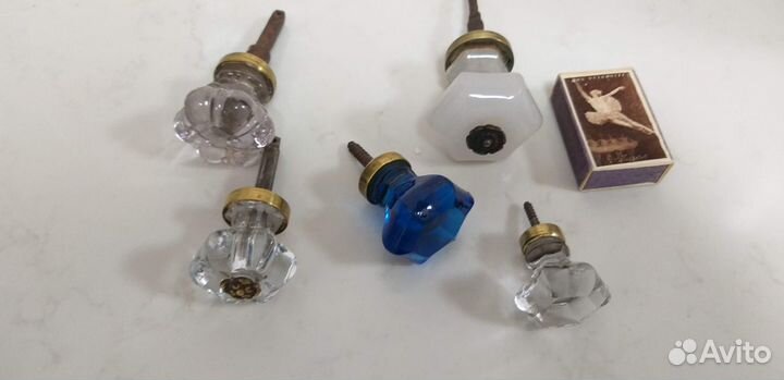 Старинные стеклянные ручки Урановое стекло