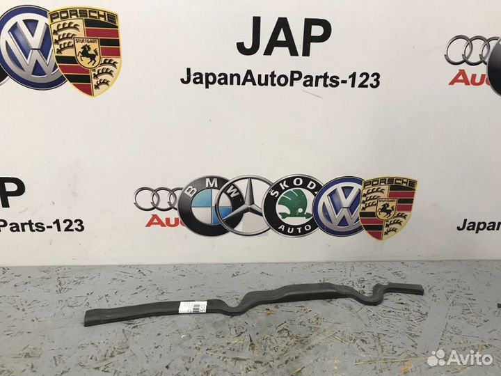 Уплотнитель крыла передний правый Audi A6 С7 chva