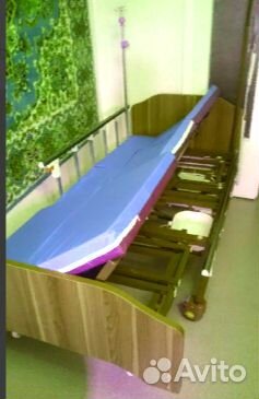 Медицинская кровать для лежачих больных пульт+туaл