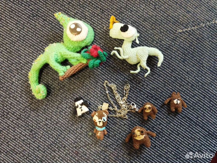 Броши подвески вязаные