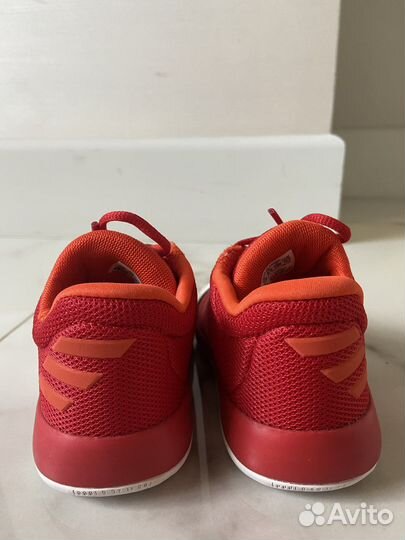 Кроссовки новые Adidas амер 6 разм, стелька 14 см