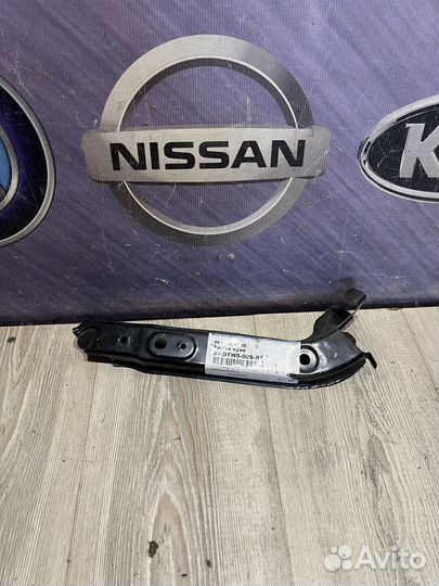 Рамка кузова Панель перед Телевизор Nissan tiida П