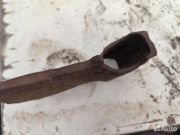 Топор старинный