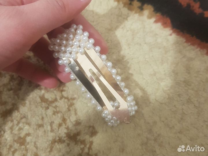 Заколка для волос из бисера