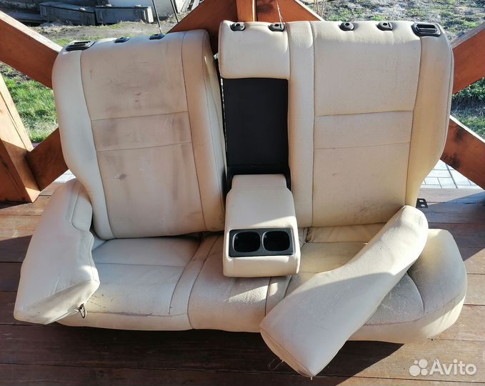 Сиденья Nissan primera