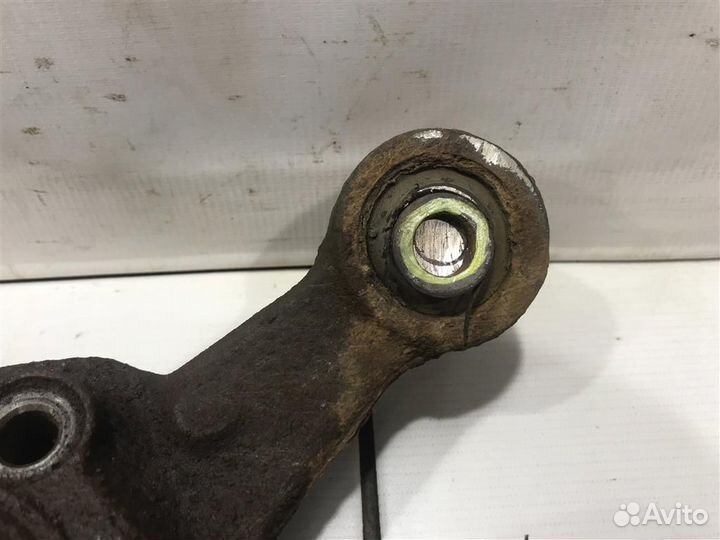 Кулак поворотный задний левый Mitsubishi Galant 8