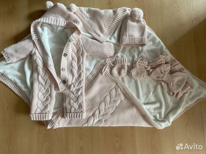 Костюм на выписку для новорожденной с одеялом