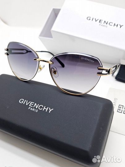 Солнцезащитные очки Givenchy