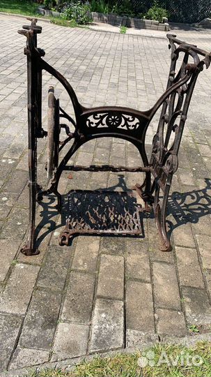 Станина от швейной машинки “favorit”