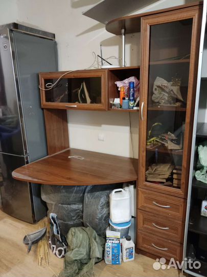 Письменный стол