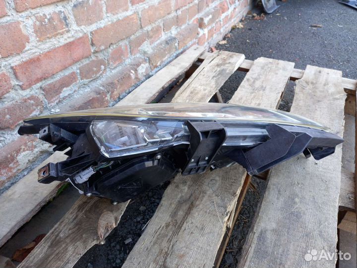 Фара Mazda 6 GH биксенон дорестайлинг