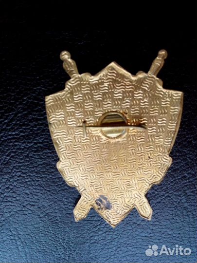 Нагрудный знак 30 лет следствию гувд