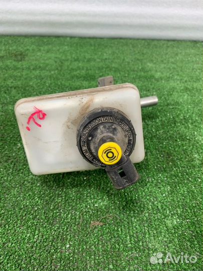 Главный тормозной цилиндр Renault Logan седан 1.6