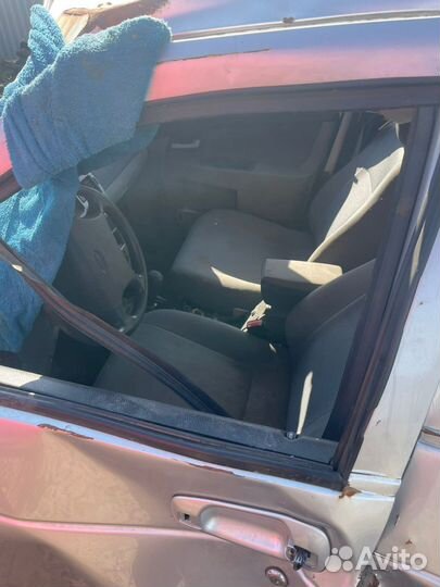 LADA Priora 1.6 МТ, 2011, битый, 180 000 км