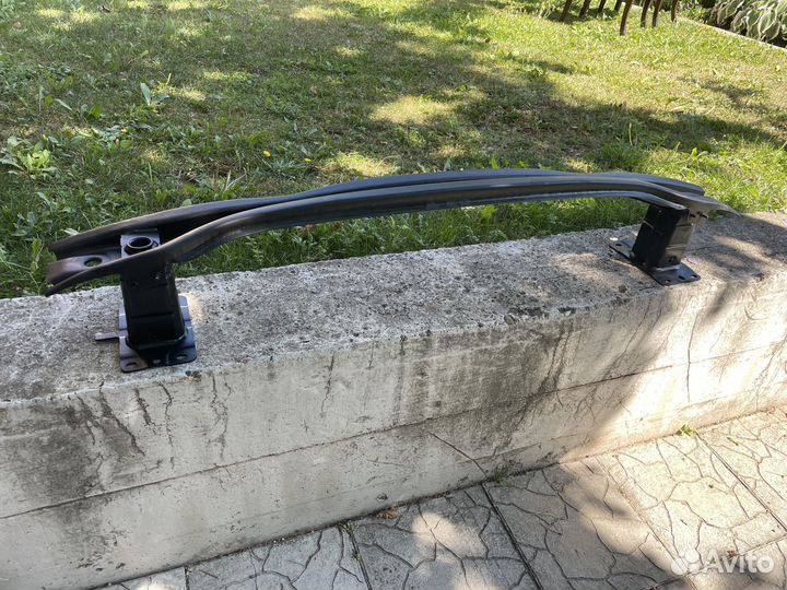 Усилитель заднего бампера Tiguan