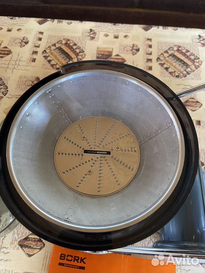 Соковыжималка Bork JU CUP 21085WT