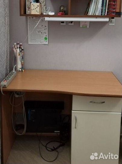 Стол письменный