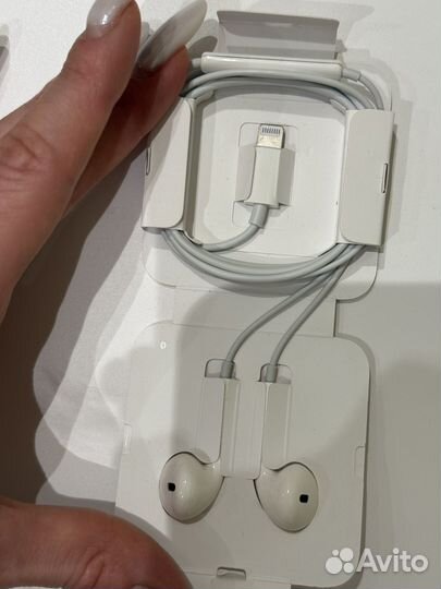 Наушники apple earpods с разъемом lightning