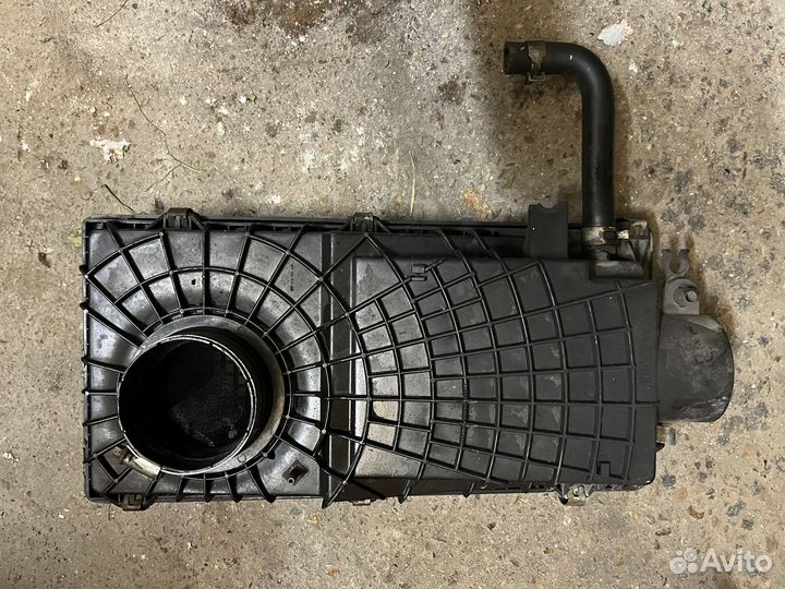 Кожух воздушного фильтра nissan primera P10