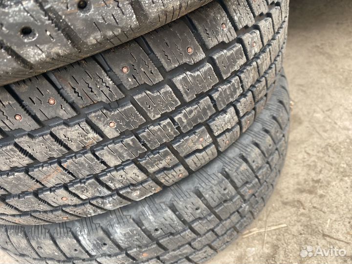 Cooper Weather-Master S/T 2 215/65 R16