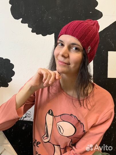 Шапка с вытянутой макушкой, женская, ручная вязка