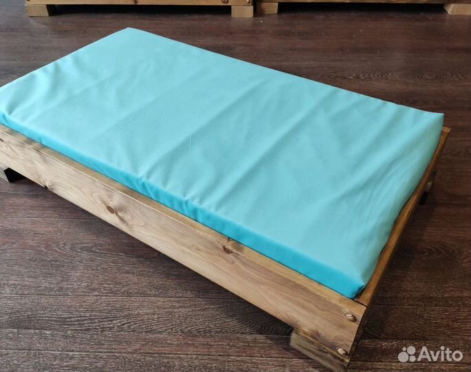 Лежанка для средней собаки