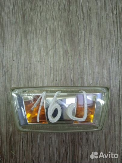 Повторитель поворота передний правый Opel Corsa D