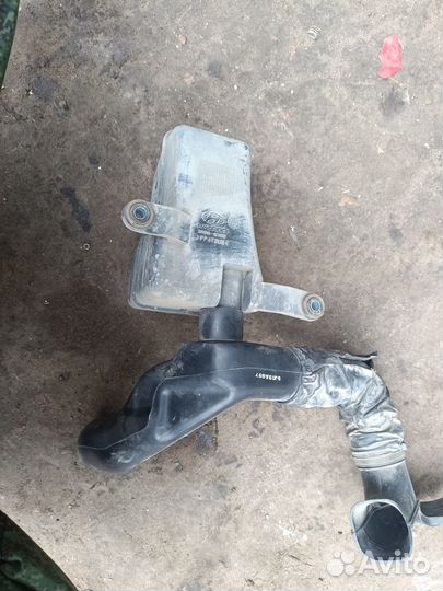 Резонатор воздушного фильтра Hyundai Getz 2008