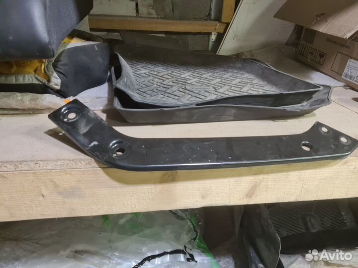 Кронштейн передней панели VW tiguan