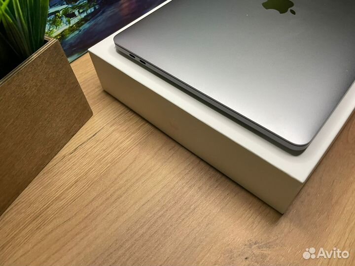 Macbook pro 13 2020 i7 32gb 500gb Топовый