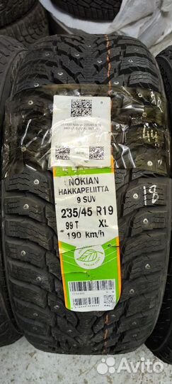 Nokian Tyres Hakkapeliitta 9 235/45 R19