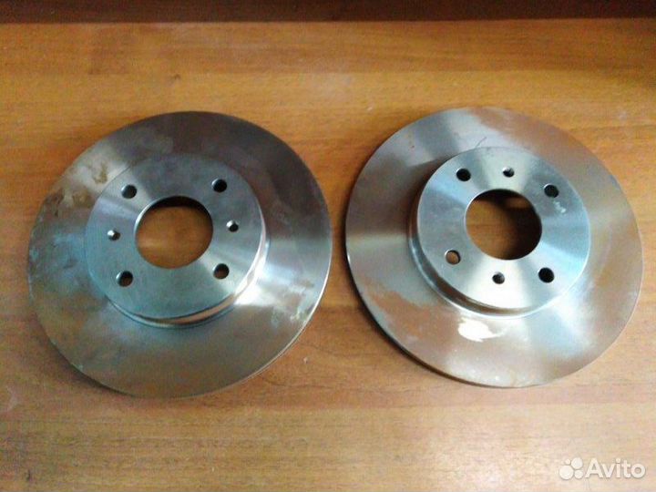 Диск тормозной передний Nissan Primera P11 1995