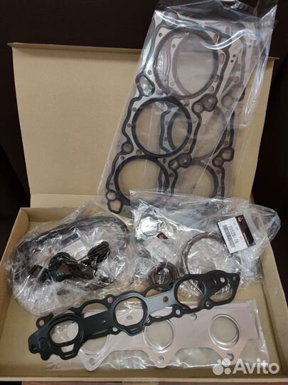 Комплект прокладок двигателя Паджеро 6G72 MD977864