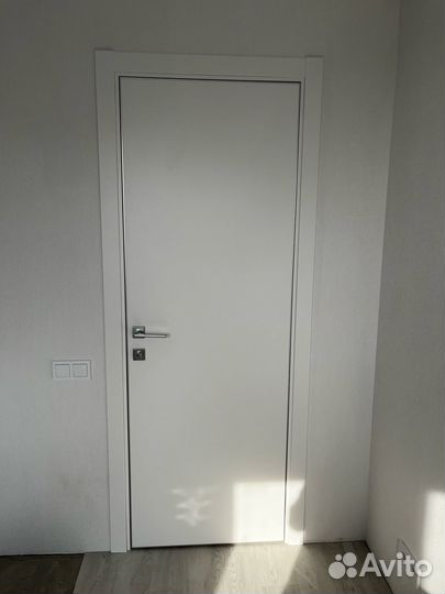 Дверь межкомнатная светлая классика