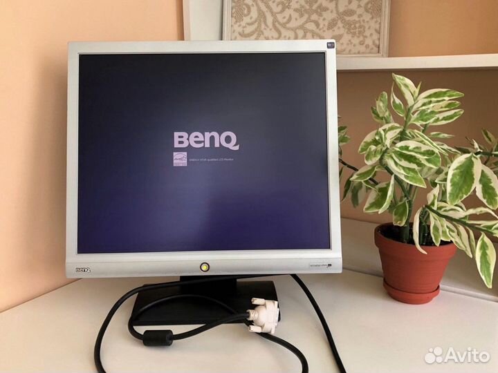 Монитор LCD 17