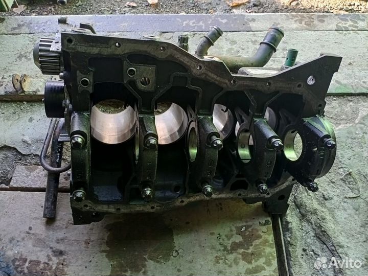 Блок двигателя K4M Renault Scenic 1