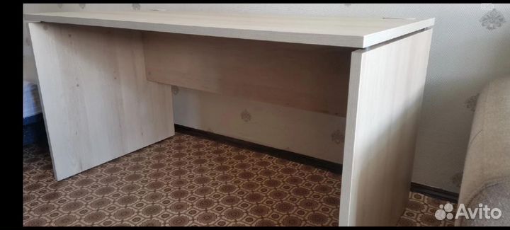 Письменный стол