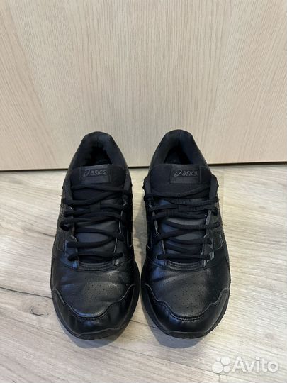 Кроссовки asics