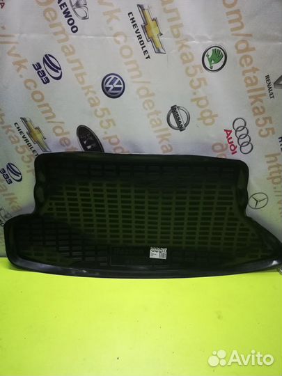 Коврик в багажник новый Nissan Juke c2010 г по Н,В