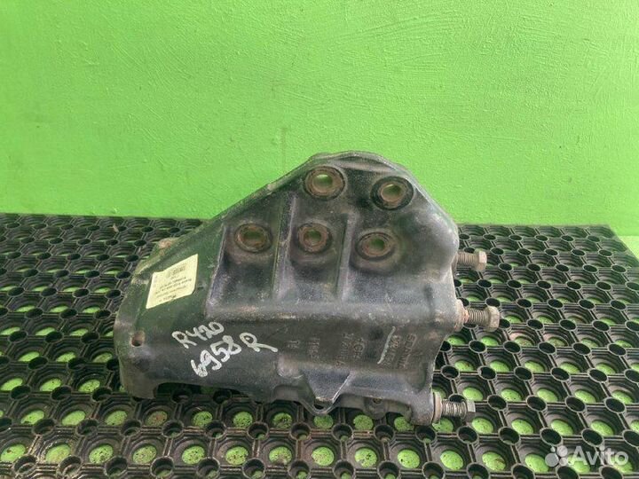 Кронштейн бампера scania R420