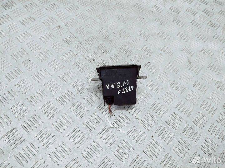 Замок крышки багажника Volkswagen Golf 5 2008