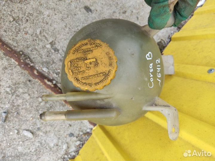 Бачок расширительный Opel Corsa B купе 1.2I 1999