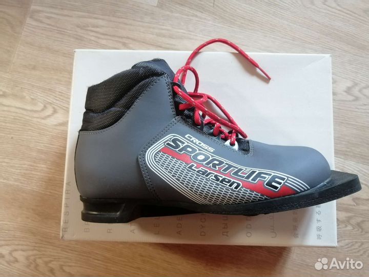 Лыжные ботинки