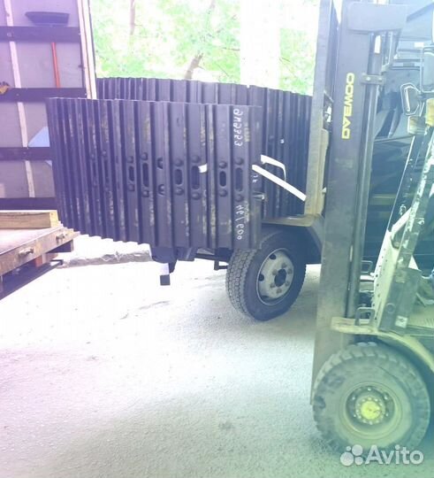 Robex 200 / Гусеница Hyundai