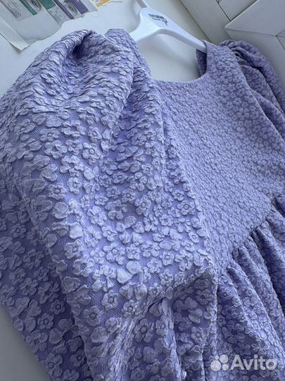 Платье с вышитыми цветами