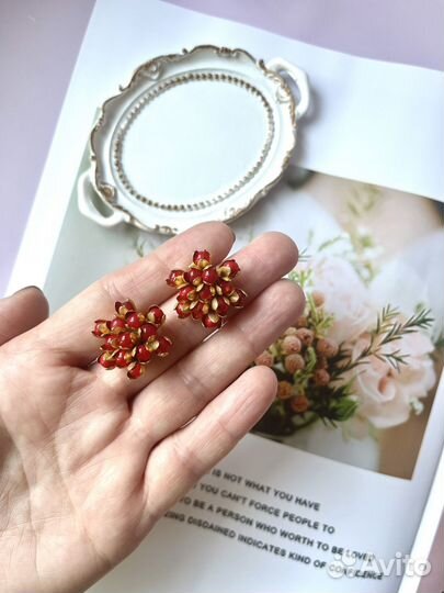 Винтажные яркие клипсы