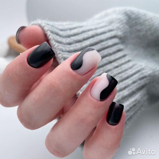 Маникюр и педикюр на Кургане