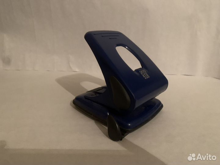 Дырокол SAX 518 синий металлический