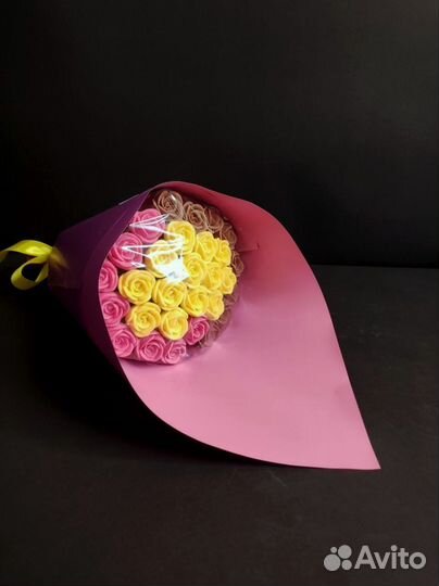 Букет - 29 Роз из Белого и Молочного Шоколада