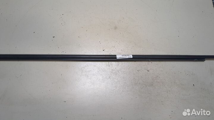 Молдинг стекла Toyota Sienna 3, 2013